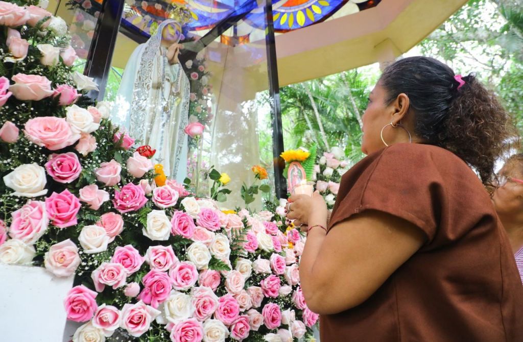 Católicos se reúnen para venerar a la Virgen de Fátima en Cojutepeque